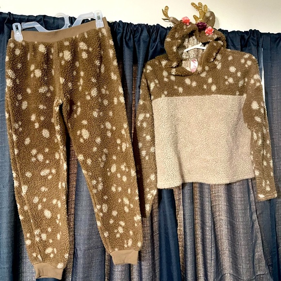 2-pc Justice cute reindeer sleepwear - Picture 1 of 9